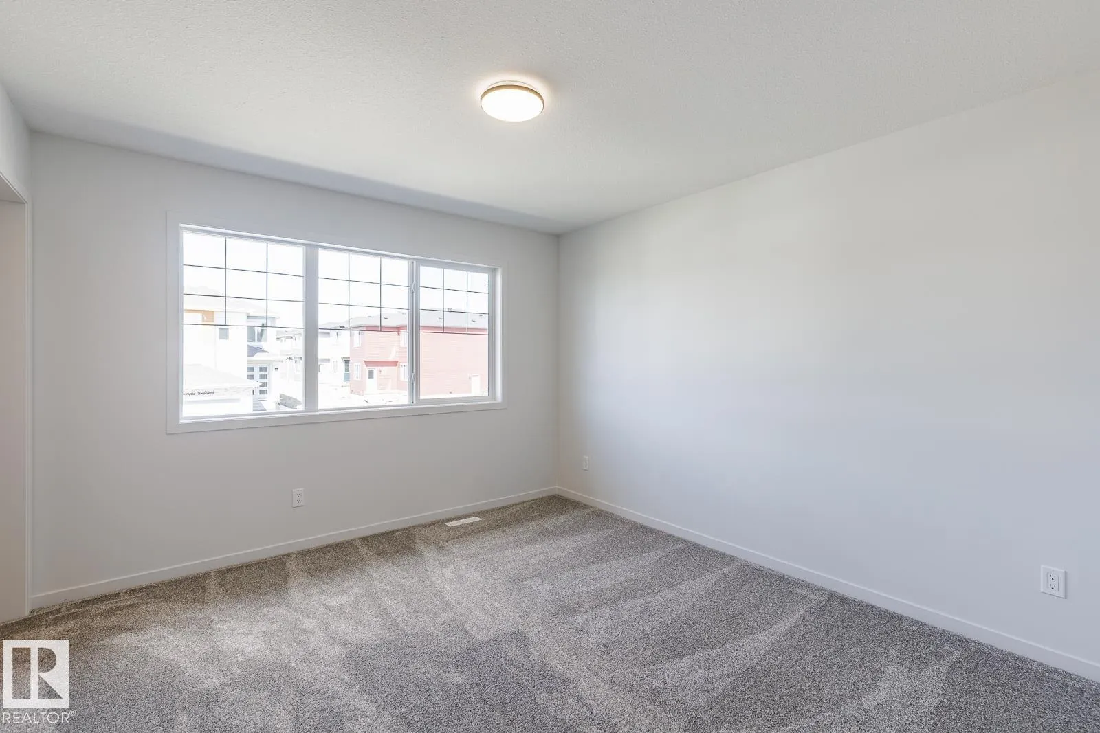 3611 TRIOMPHE BV