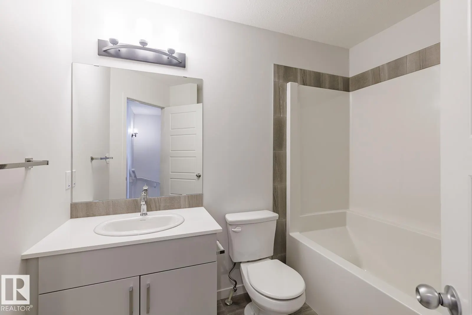 3611 TRIOMPHE BV