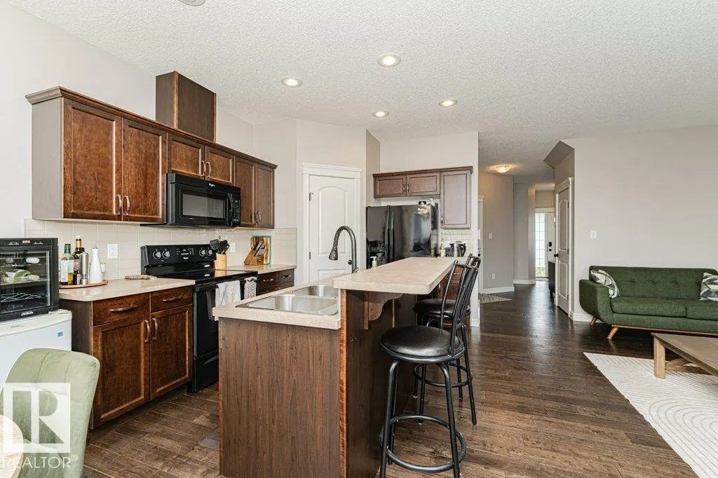 60 WOODBRIDGE LI