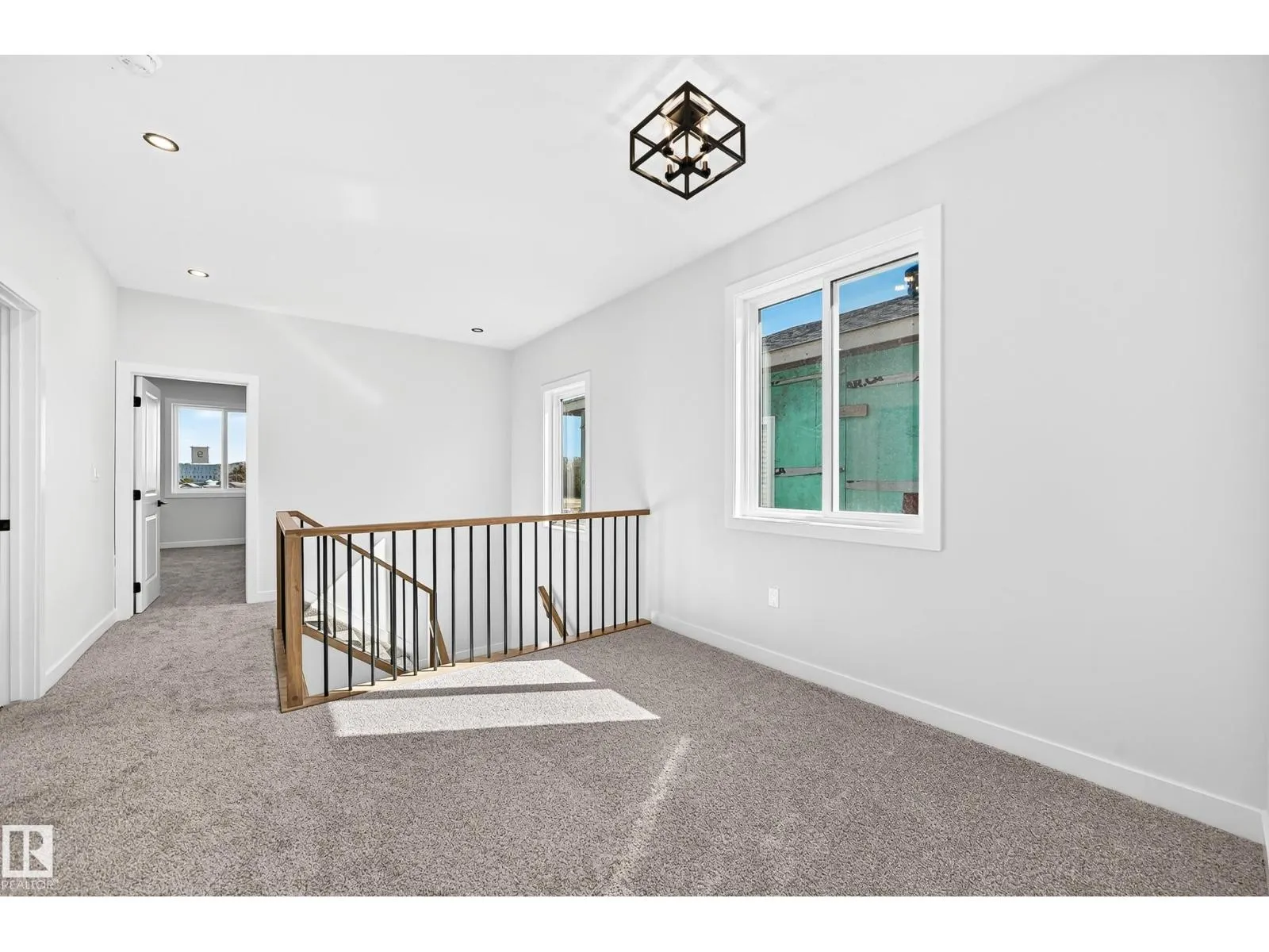 9 TILIA PL