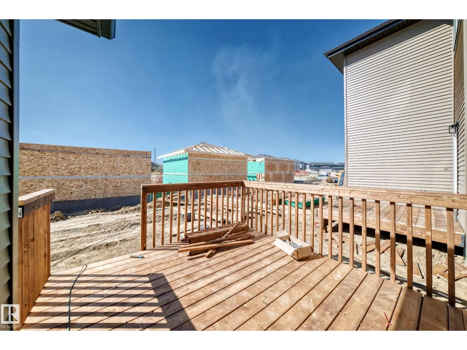 9 TILIA PL