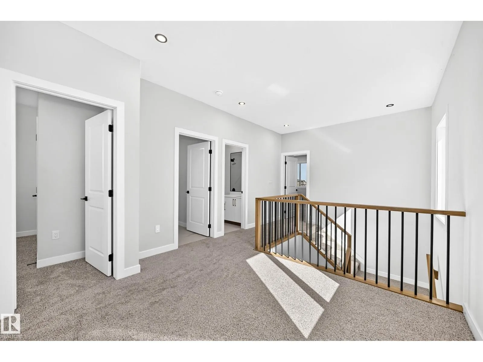 9 TILIA PL