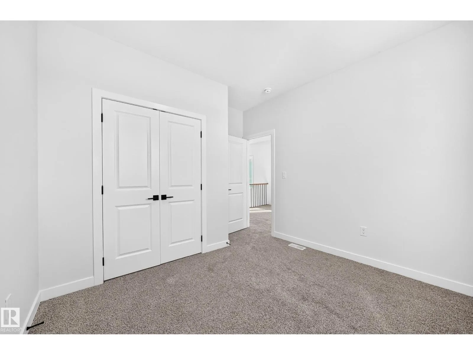 9 TILIA PL
