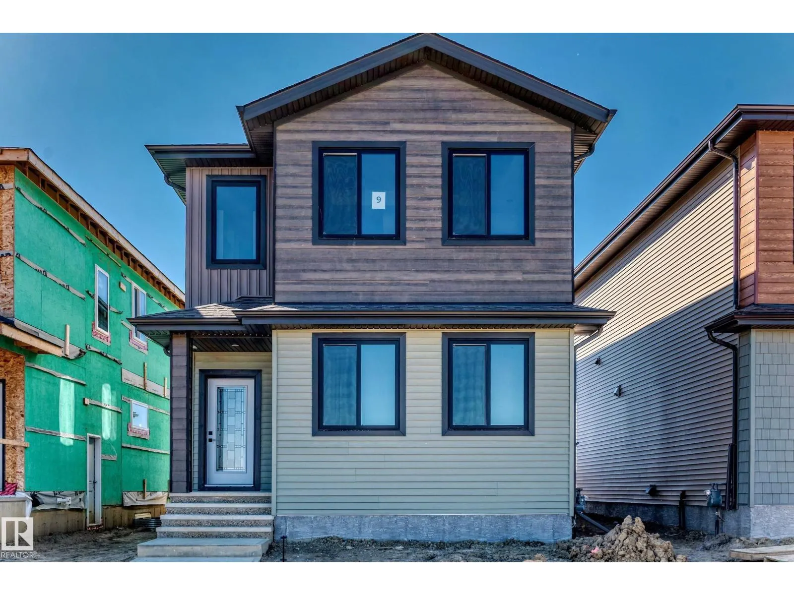 9 TILIA PL