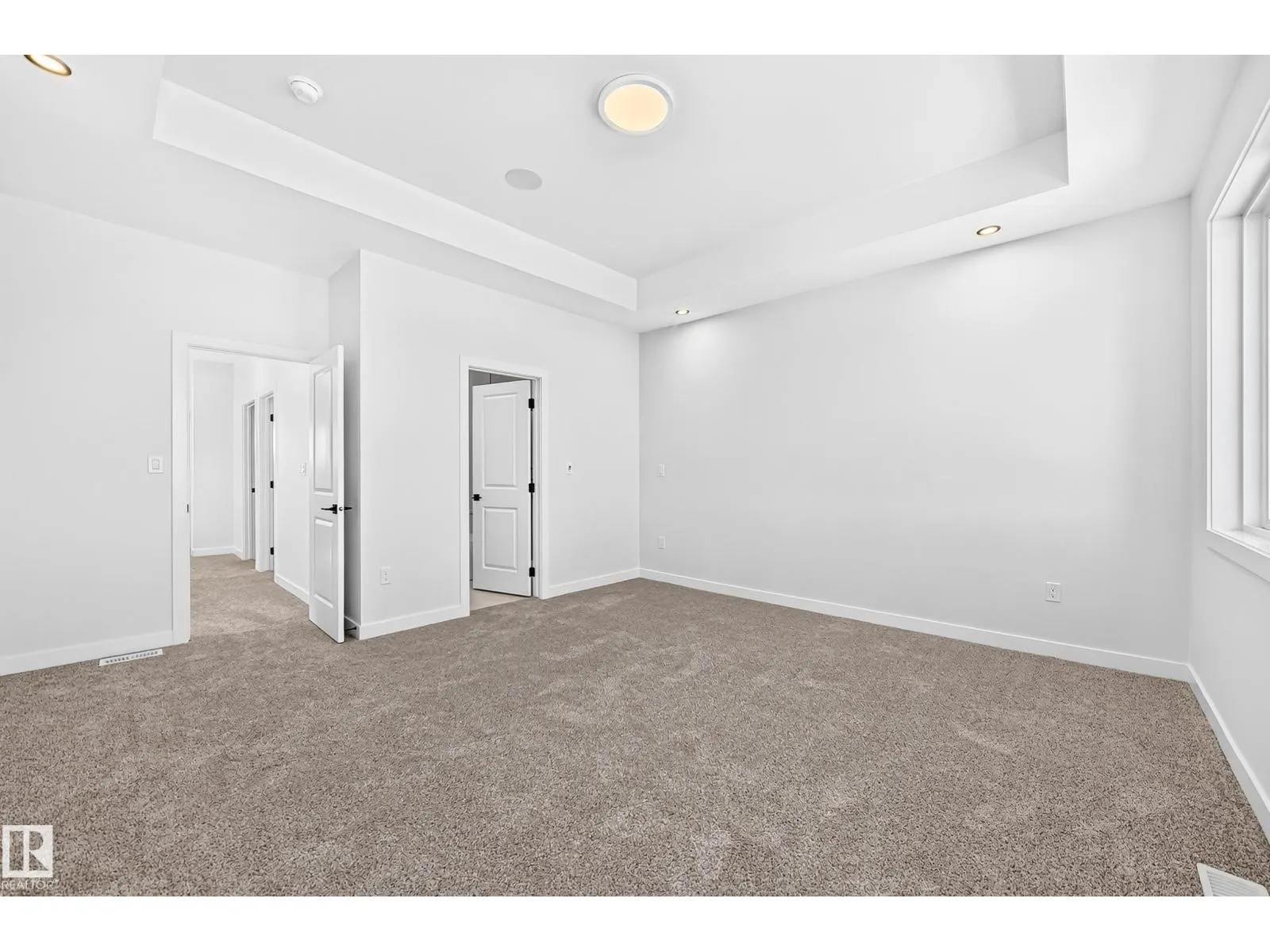 9 TILIA PL