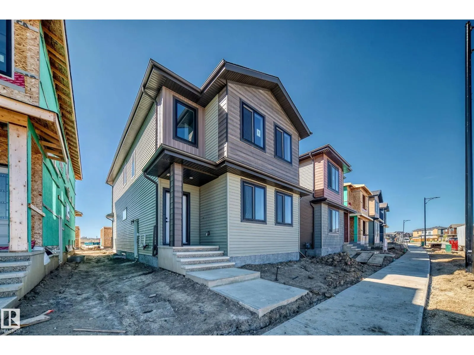 9 TILIA PL