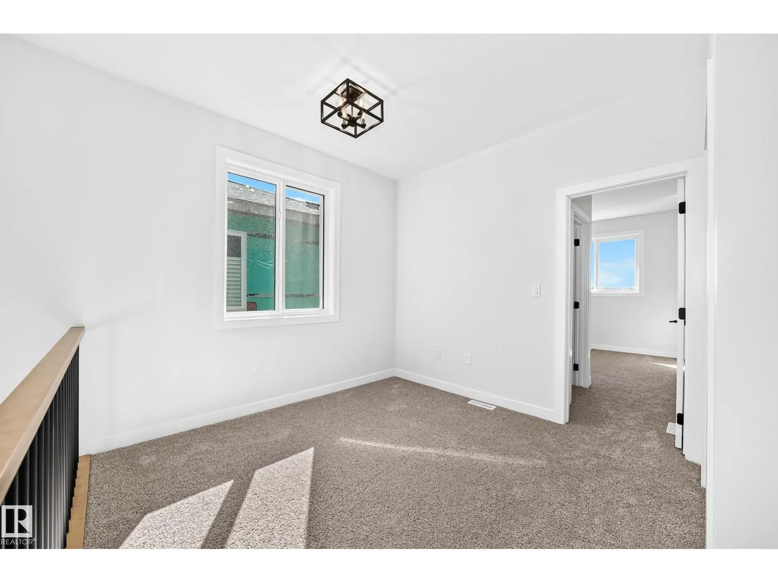 9 TILIA PL
