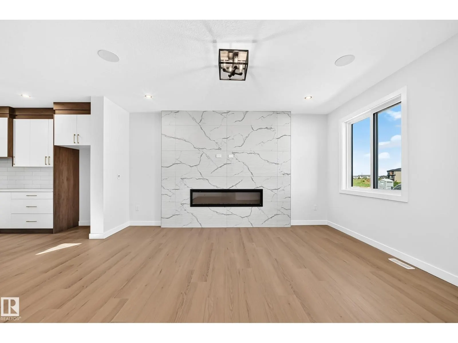9 TILIA PL