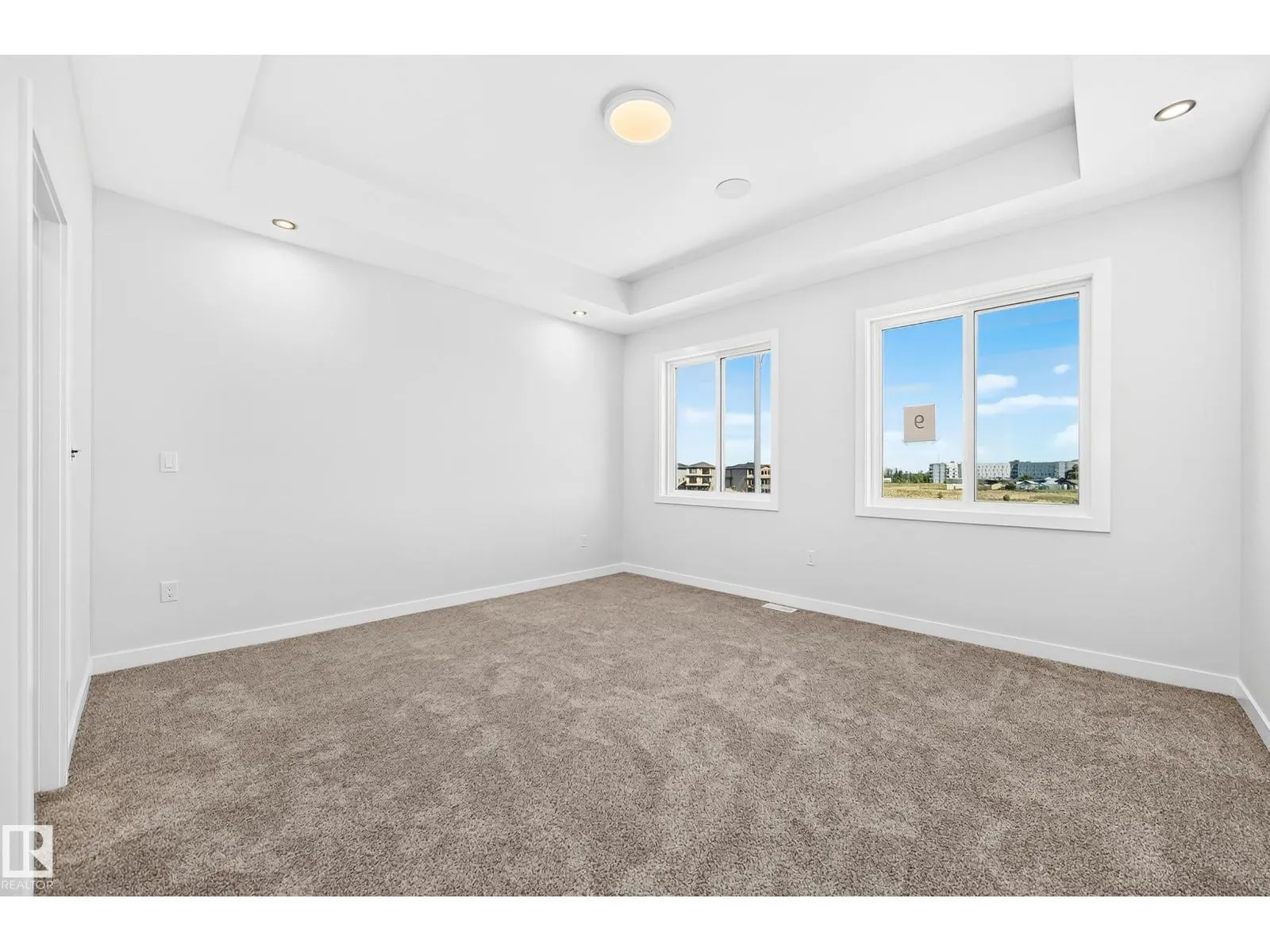 9 TILIA PL