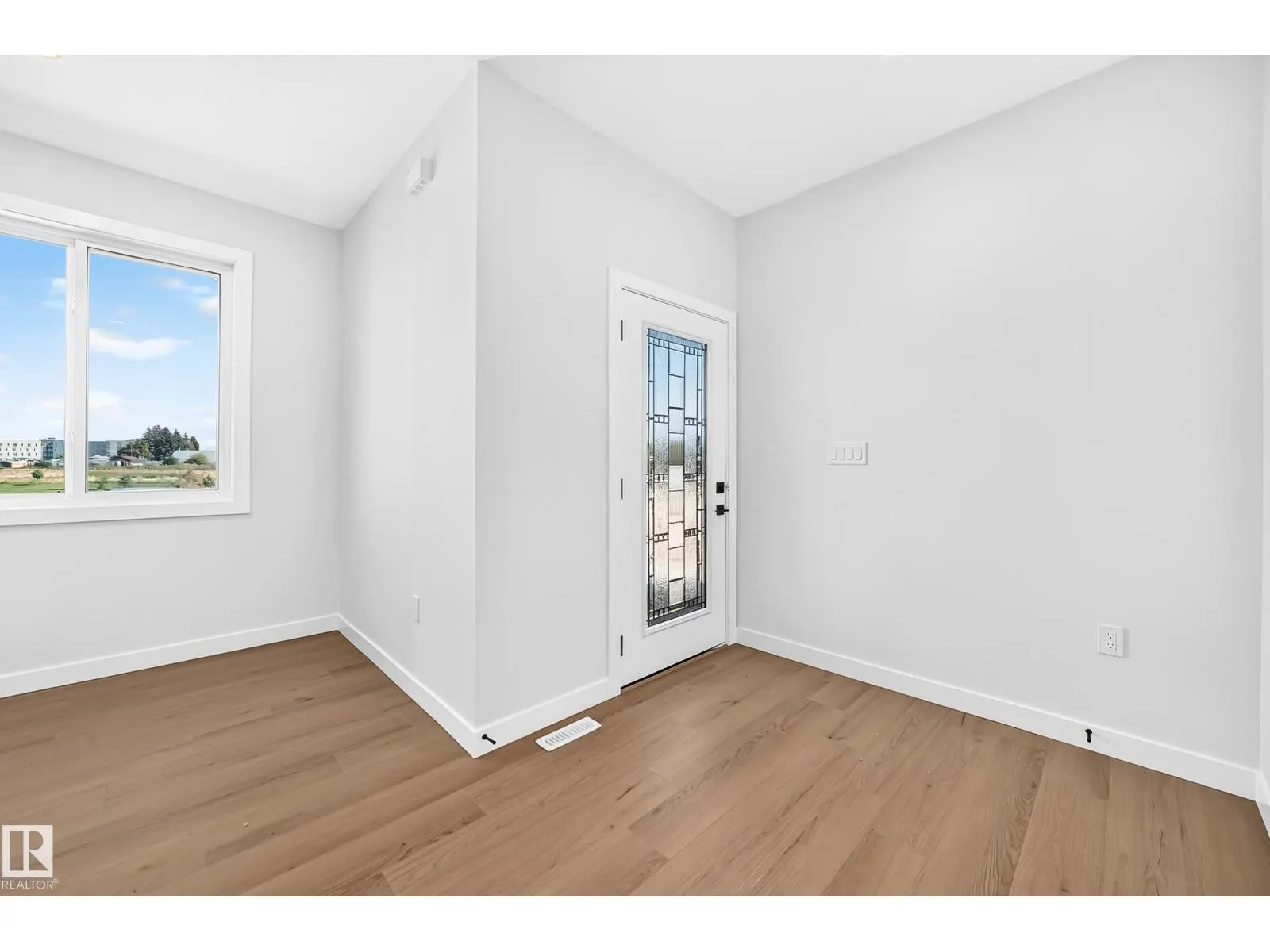9 TILIA PL