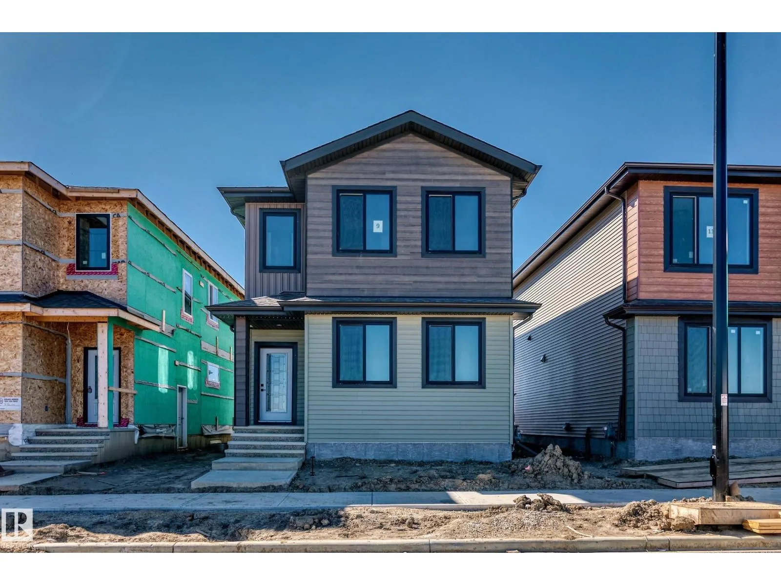 9 TILIA PL