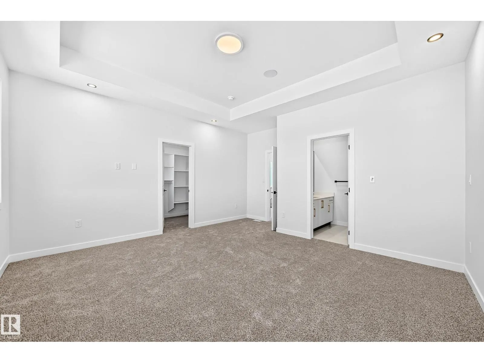 9 TILIA PL