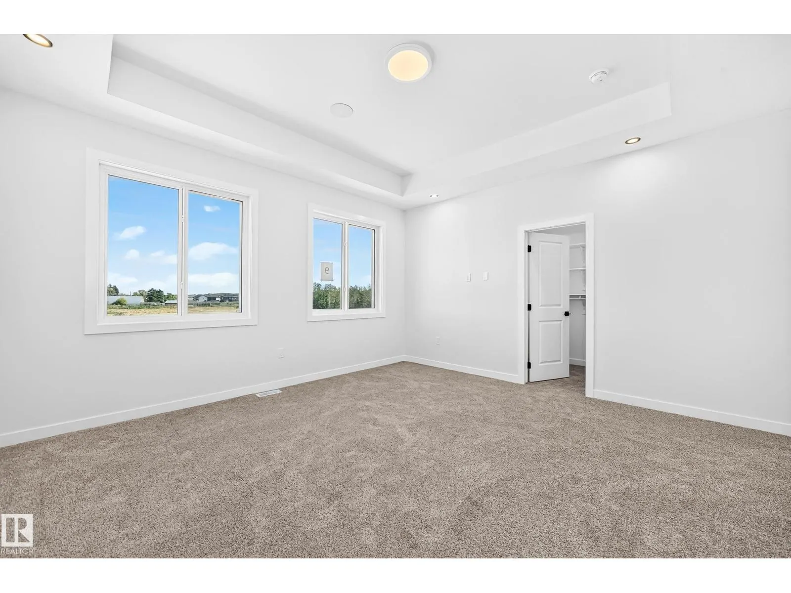 9 TILIA PL