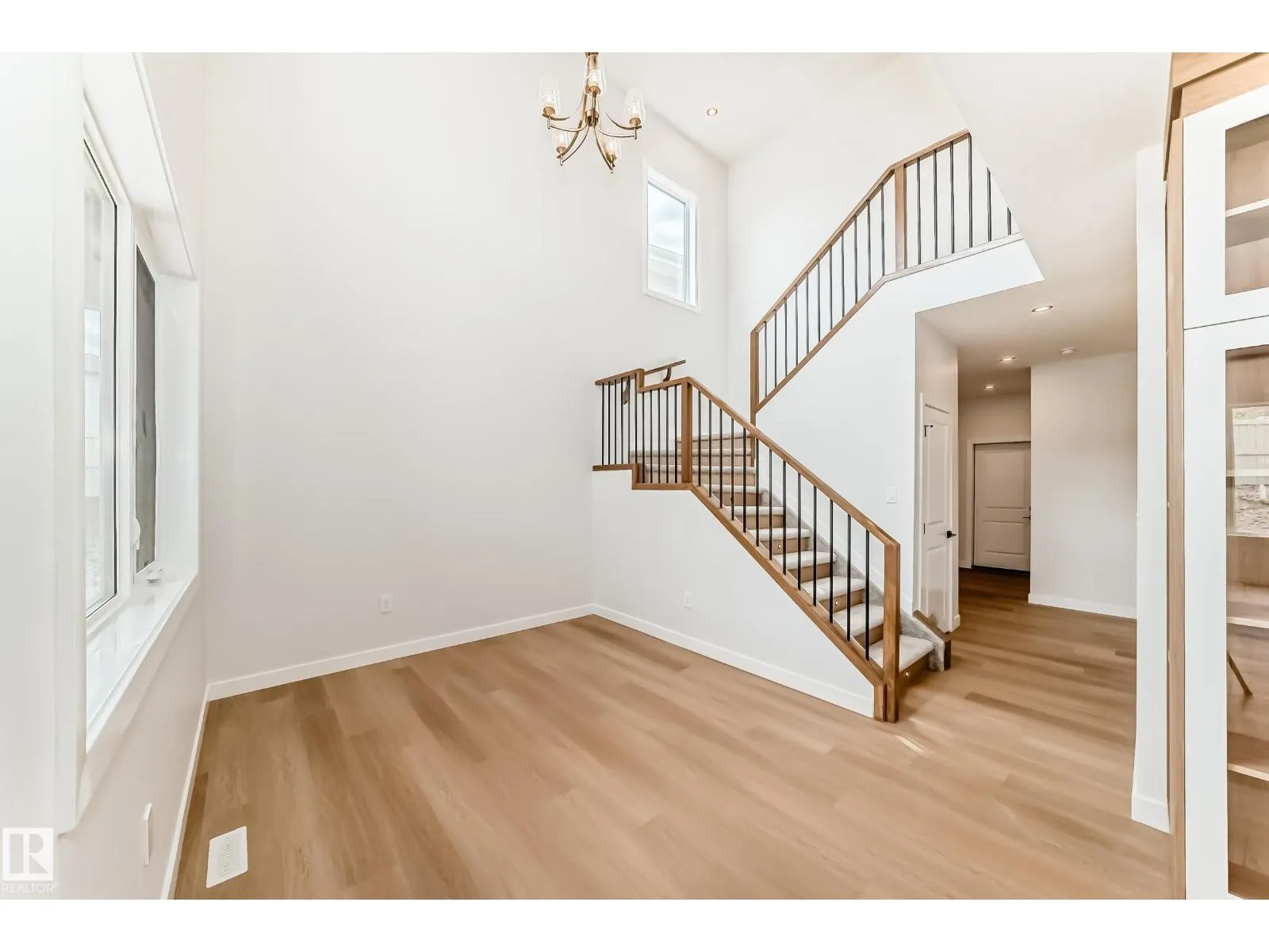 47 MEADOWGROVE LN
