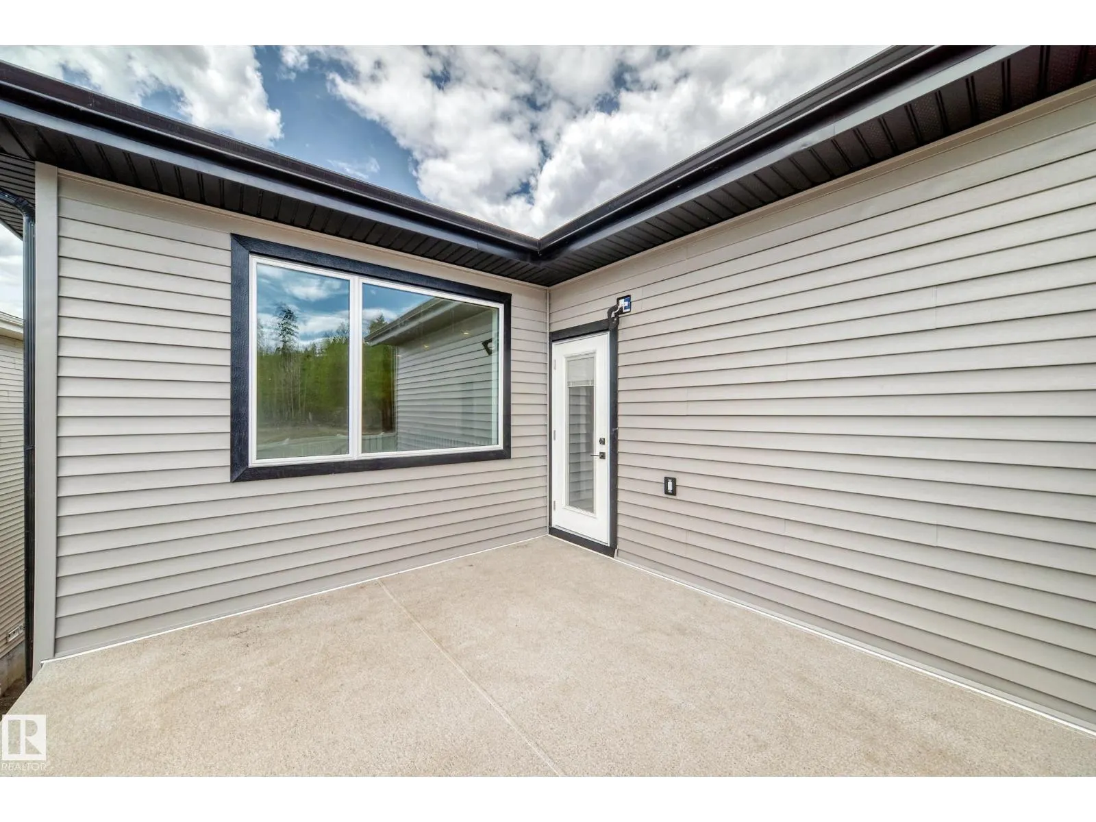 47 MEADOWGROVE LN