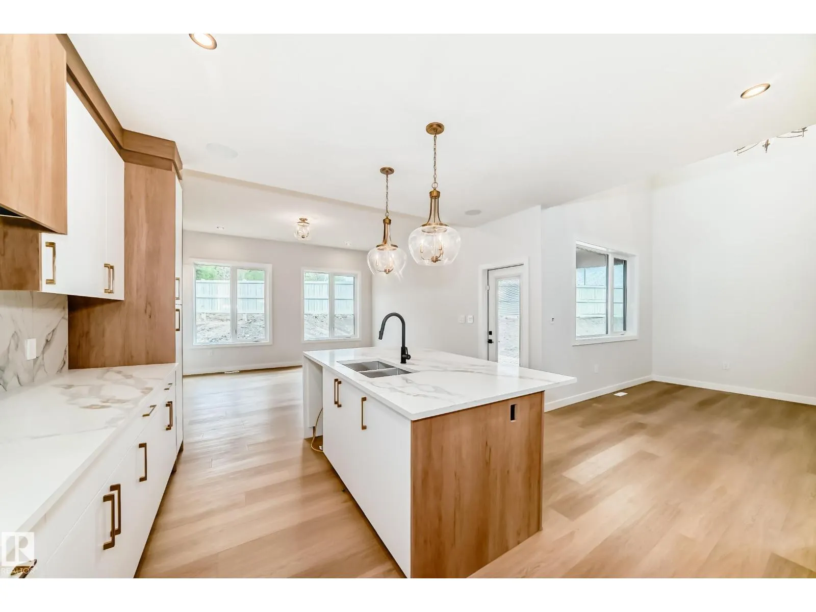 47 MEADOWGROVE LN
