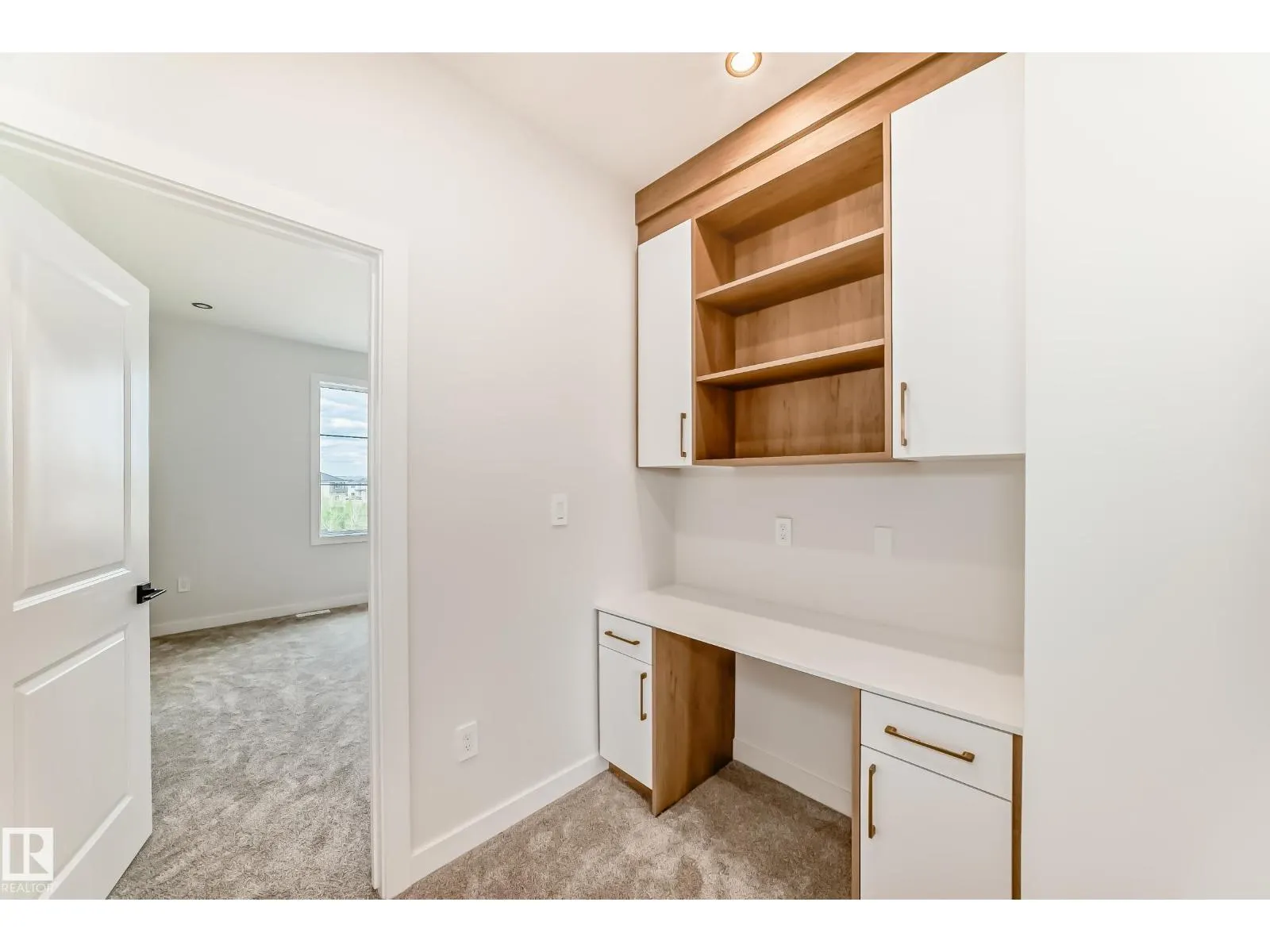 47 MEADOWGROVE LN