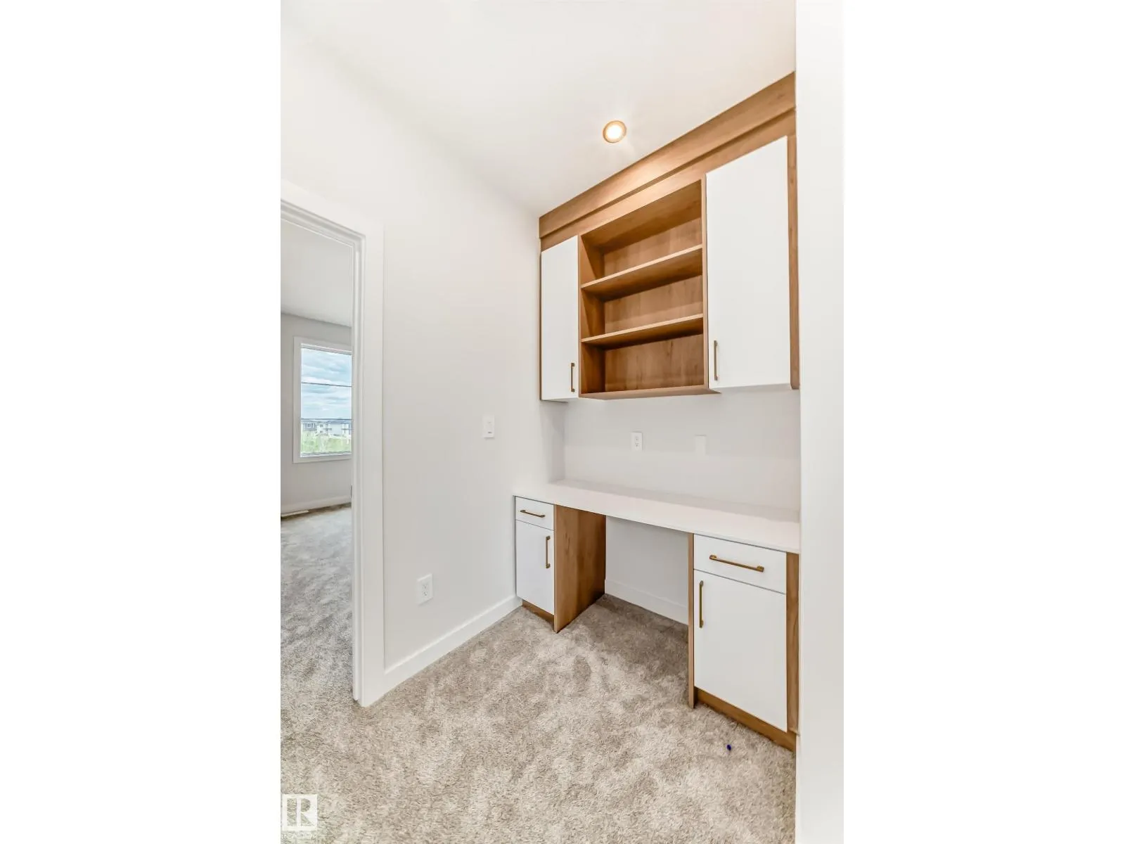47 MEADOWGROVE LN