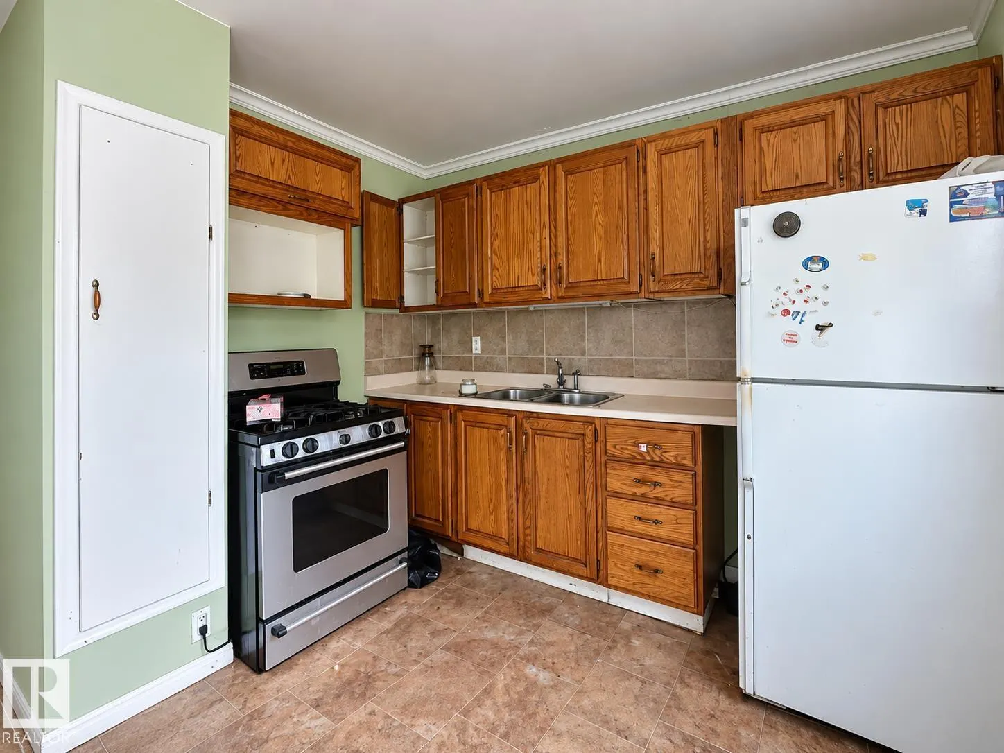 11901 63 ST NW
