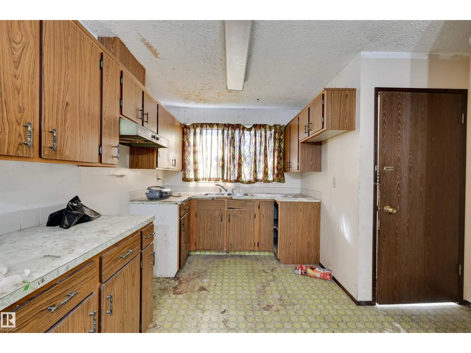 3813 134 AV NW
