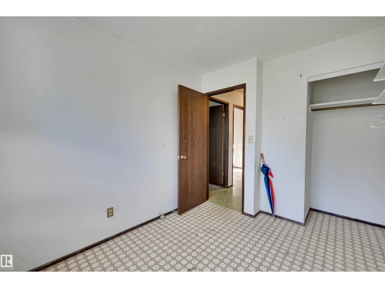 3813 134 AV NW