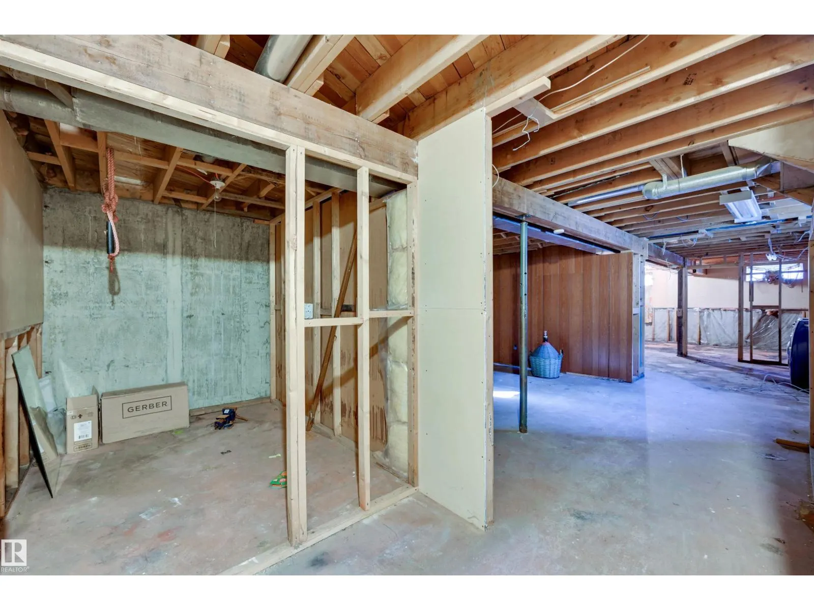 3813 134 AV NW