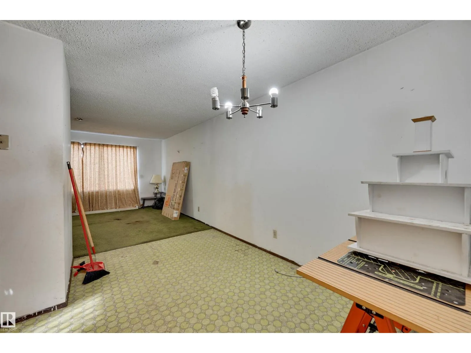 3813 134 AV NW