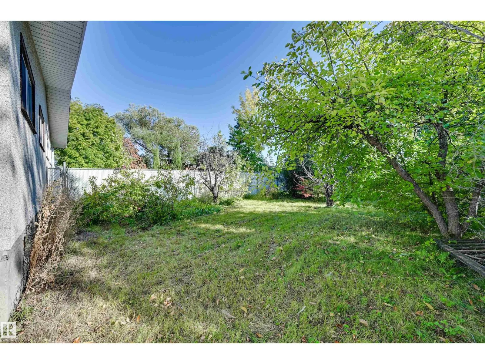 3813 134 AV NW