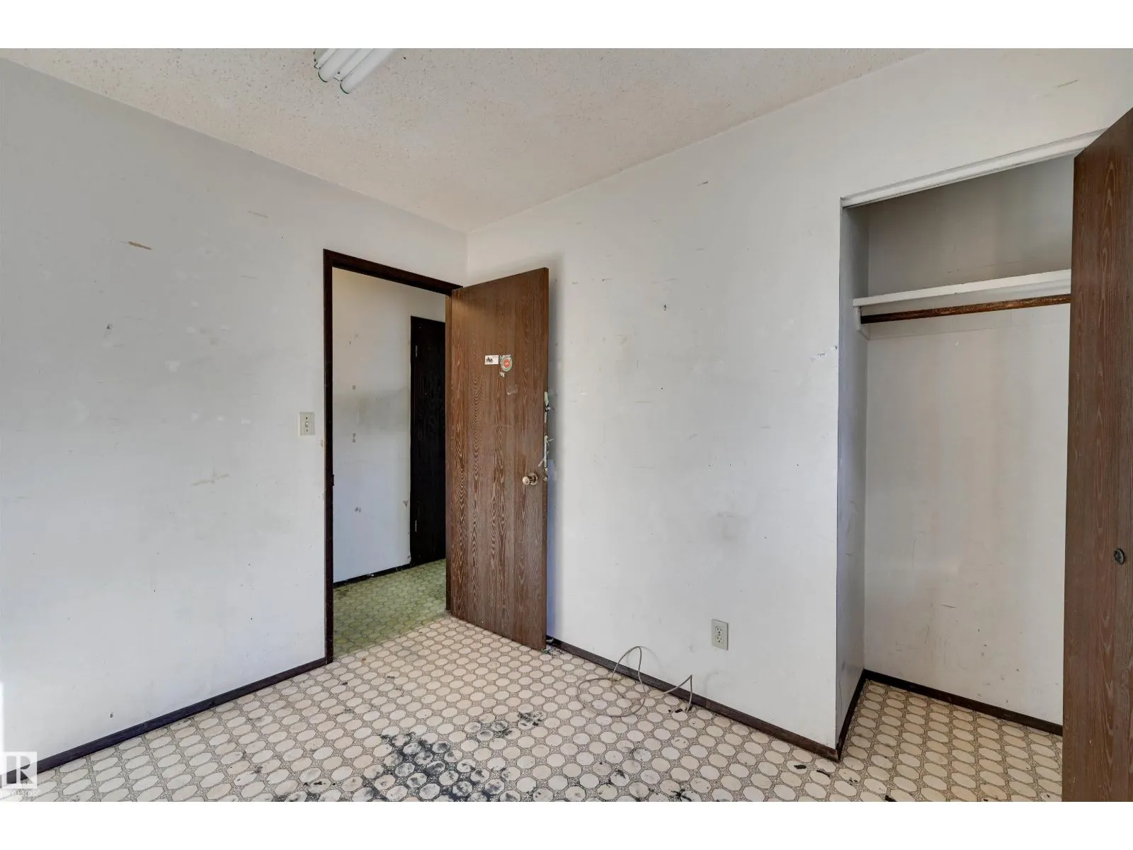 3813 134 AV NW