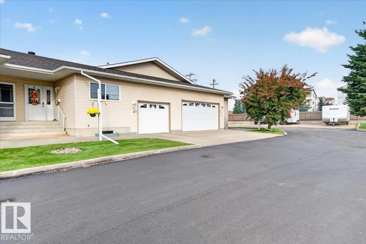 #125 4610 50 Ave