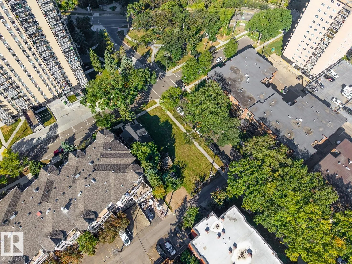 8925 100 ST NW
