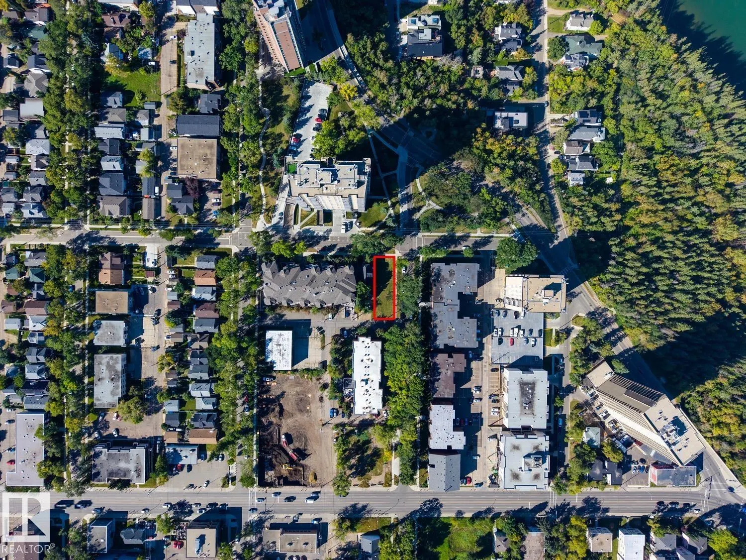 8925 100 ST NW
