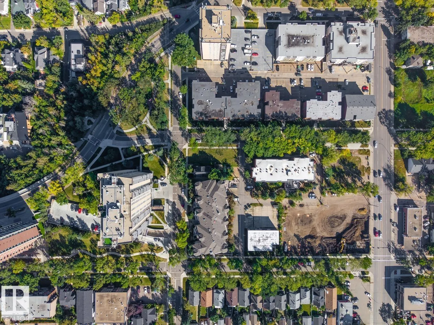 8925 100 ST NW