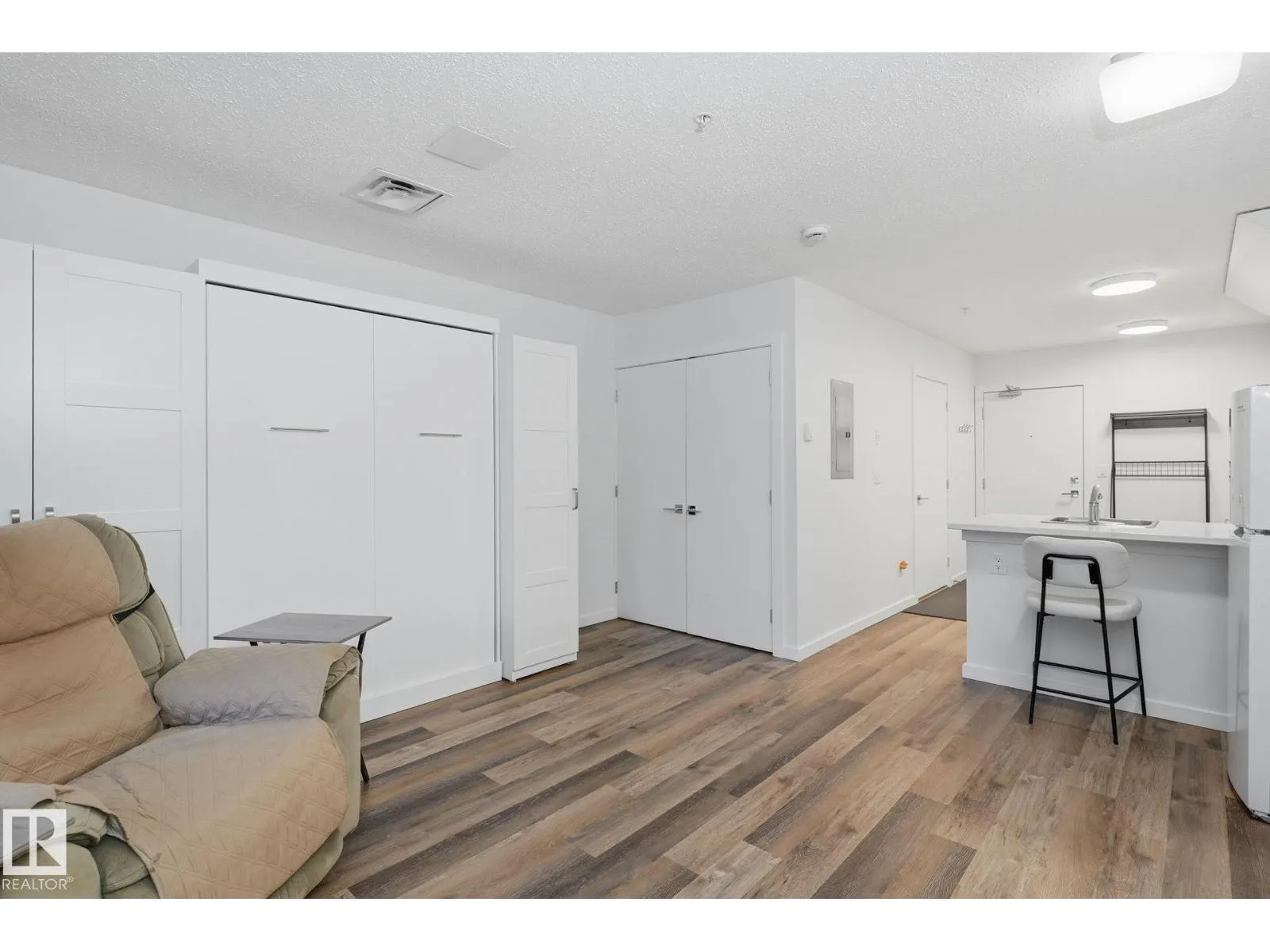 #111 610 CALAHOO RD