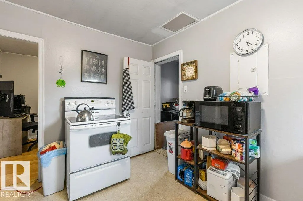 12029 62 ST NW