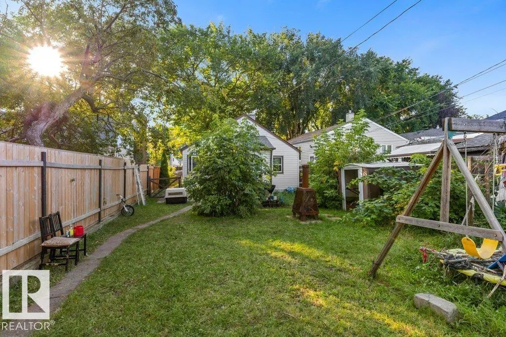 12029 62 ST NW
