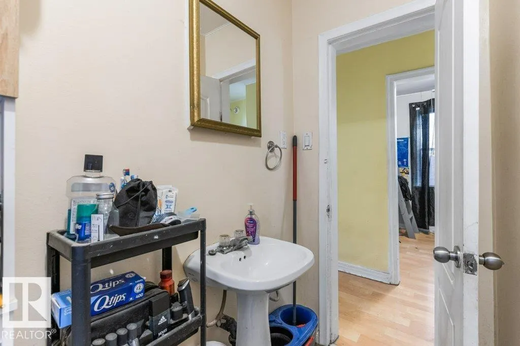 12029 62 ST NW