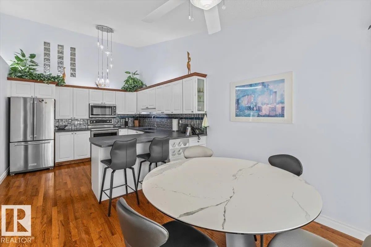 #10 85 GERVAIS RD