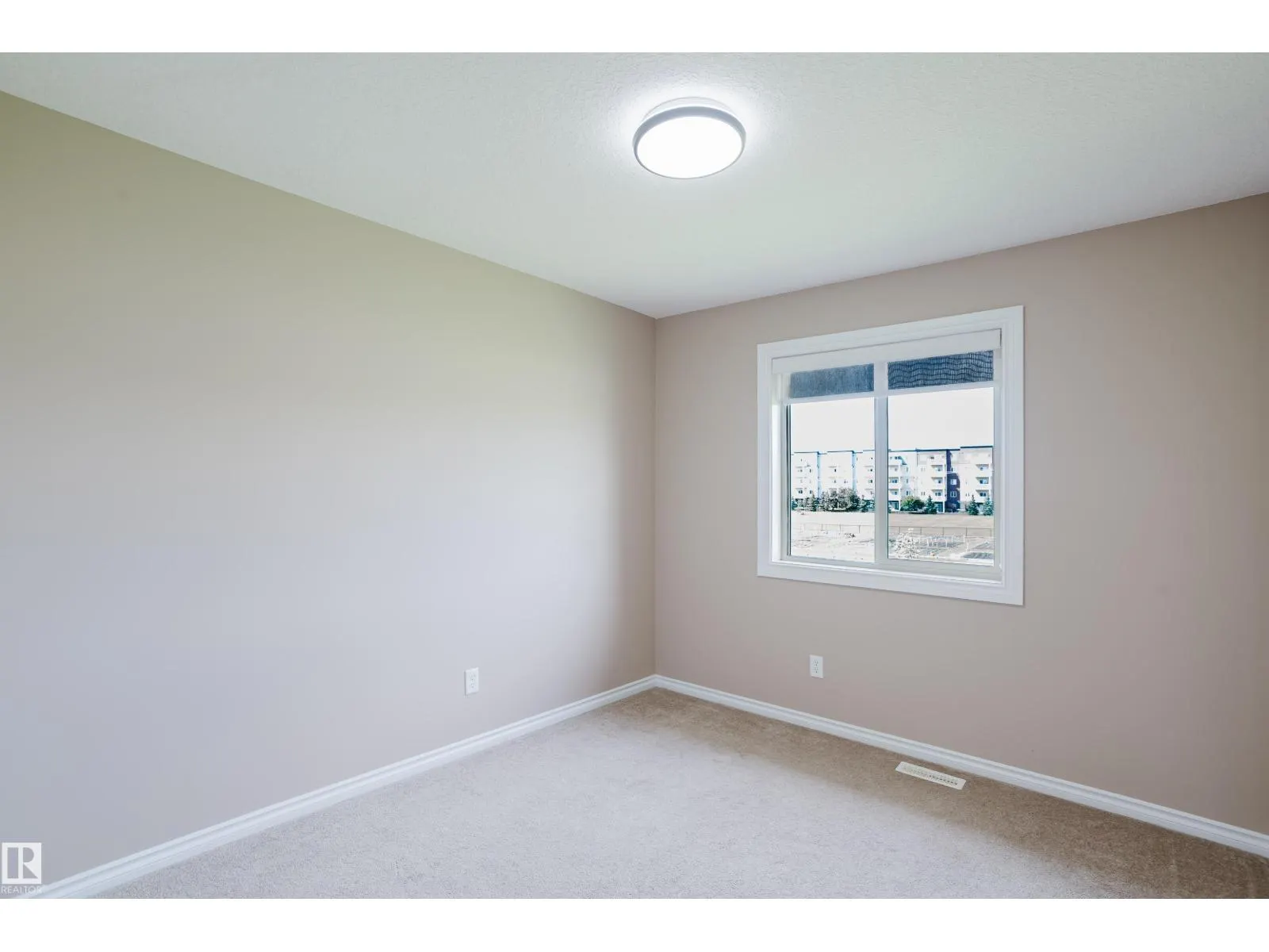 #106 5420 GRANT MACEWAN BV