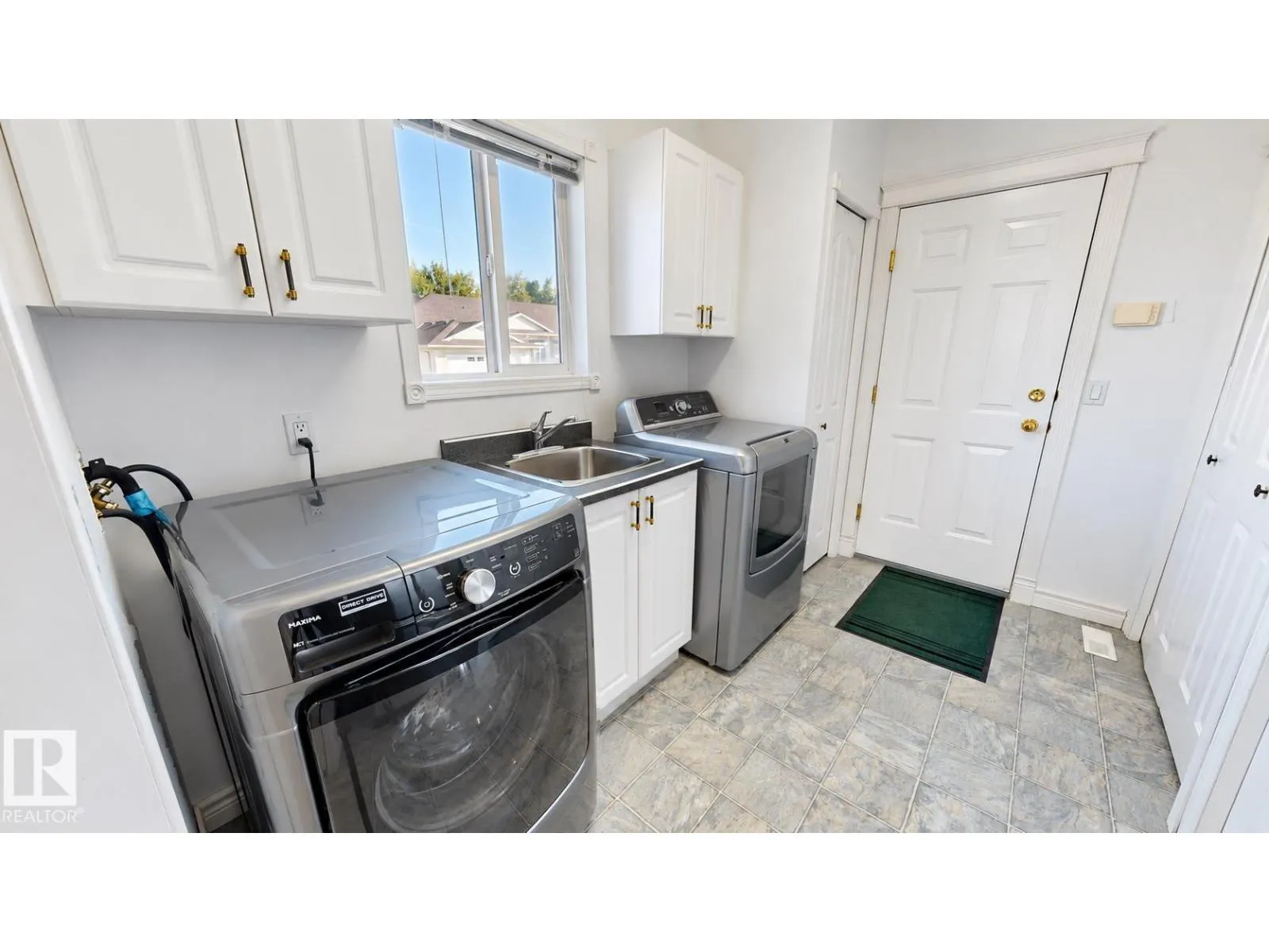 #323 Ravine Villas