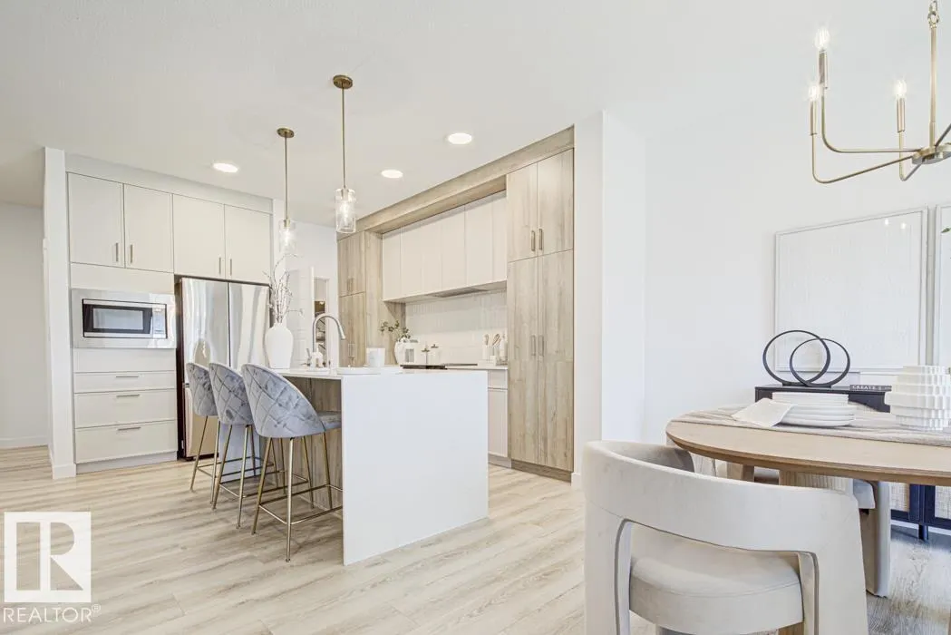 25 EMPRESS WY
