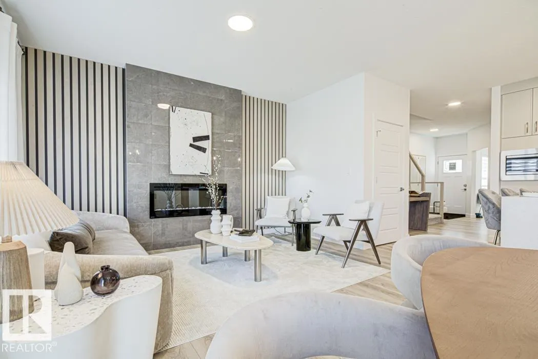 25 EMPRESS WY