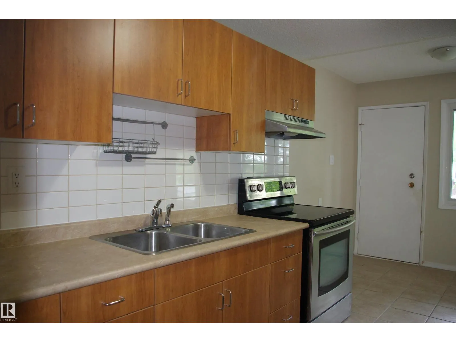 83 AMBERLY CO NW