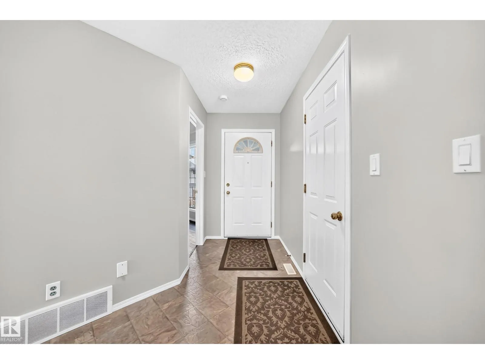 104 MAISONETTE VG