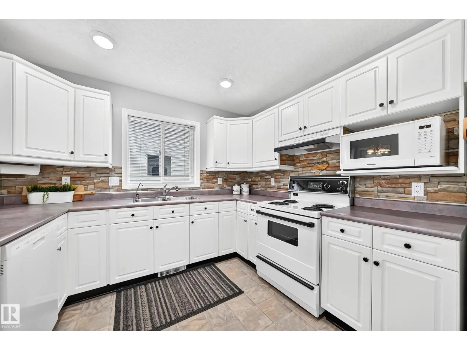 104 MAISONETTE VG