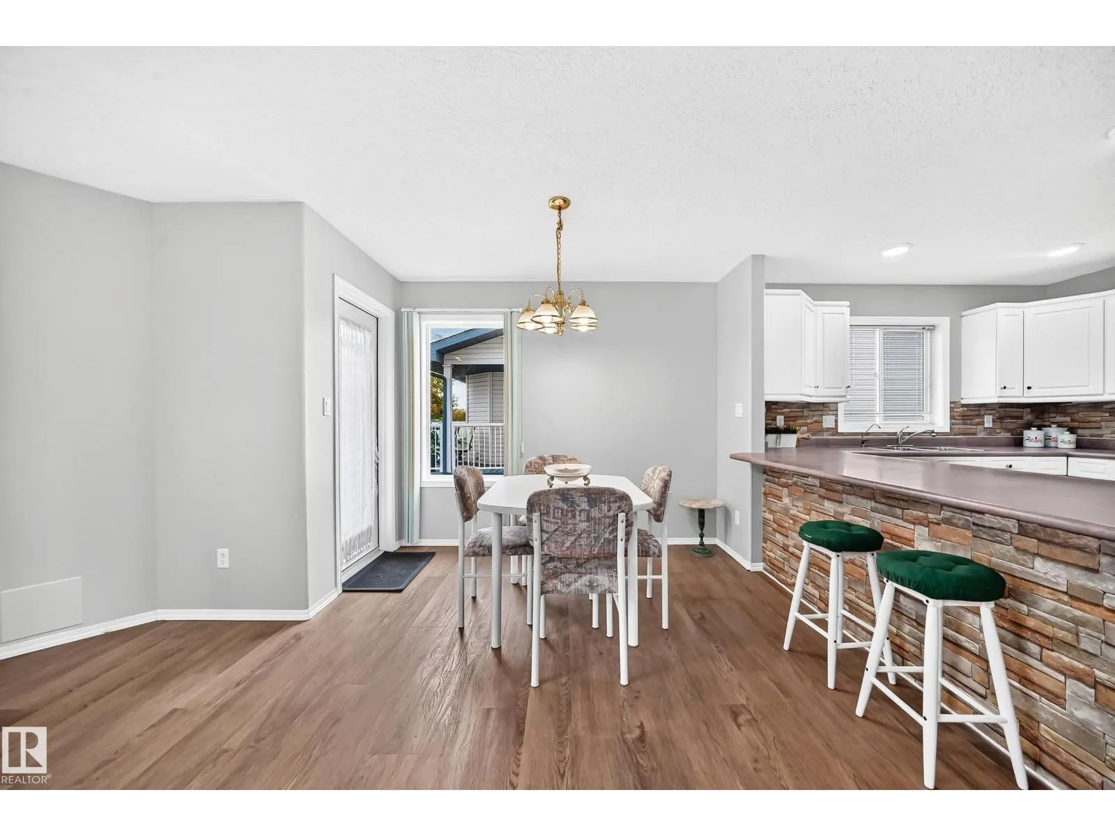 104 MAISONETTE VG