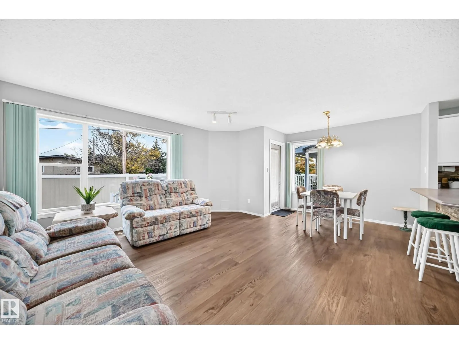 104 MAISONETTE VG