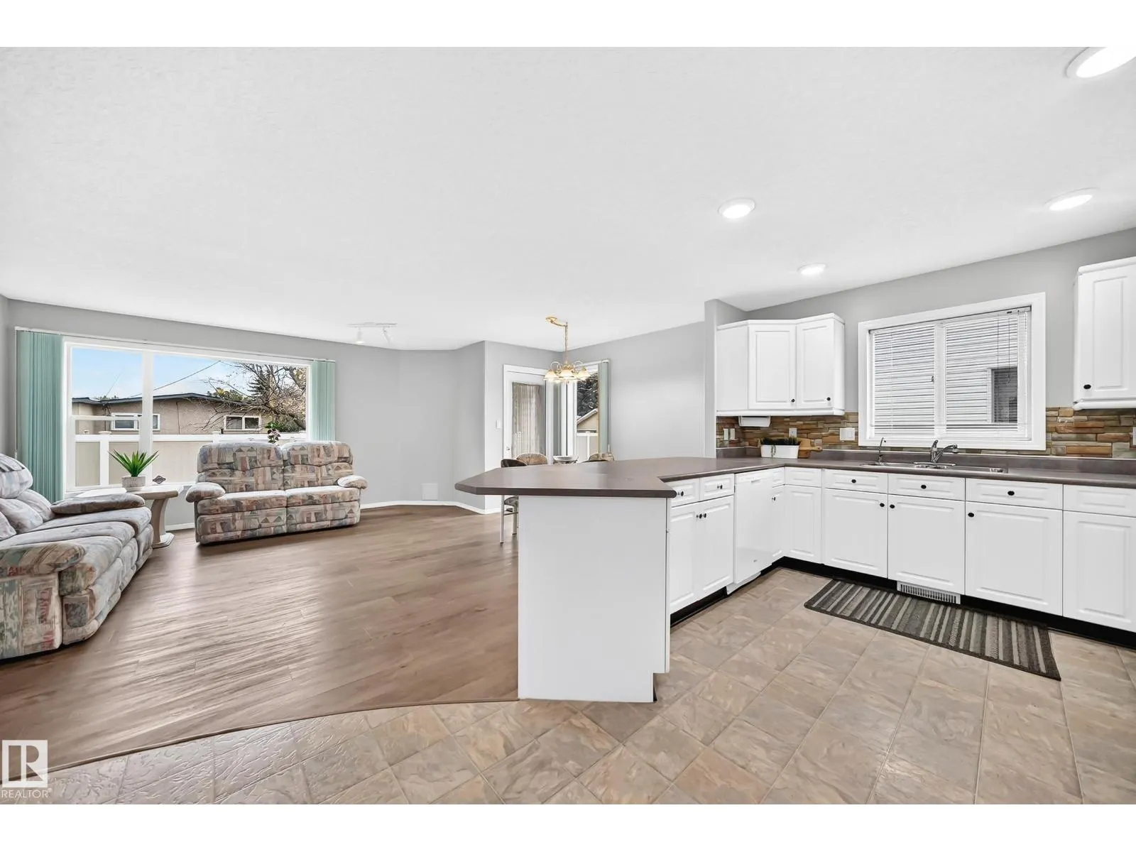 104 MAISONETTE VG
