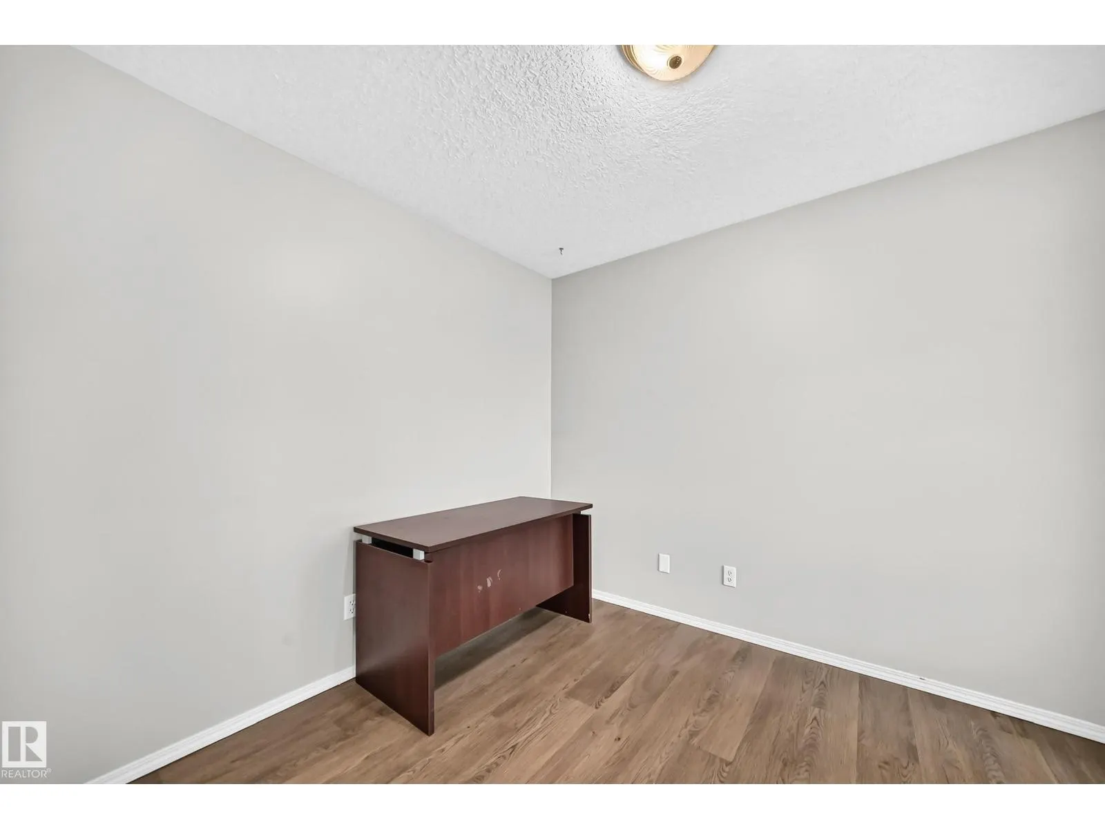 104 MAISONETTE VG