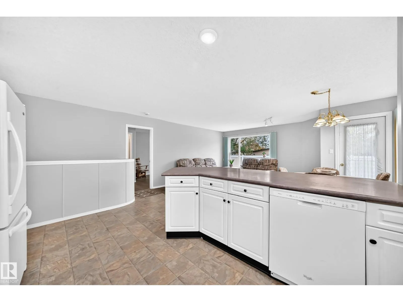 104 MAISONETTE VG